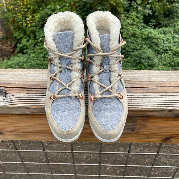 SOREL Sneakchic Alpine Suede Leather Shearling Boots Beige Gray Women’s Size 9 - Picture 9 of 15